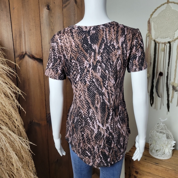 NWOT Maurice's Snakeskin 24/7 Top - Picture 4 of 11